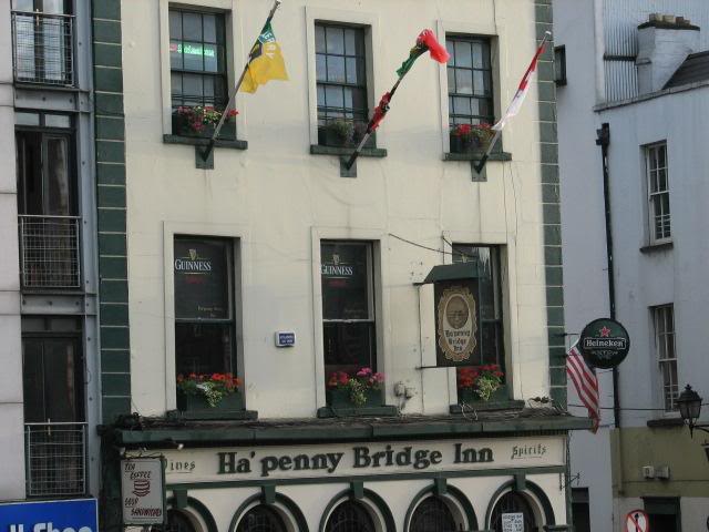 Ha' Penny Bridge Pub Dublin, Ireland