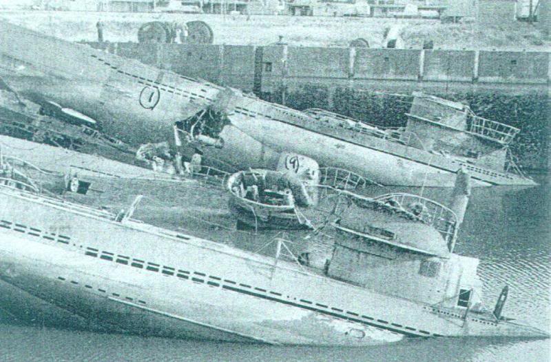 U-Boats in the Raeder Schleuse0006