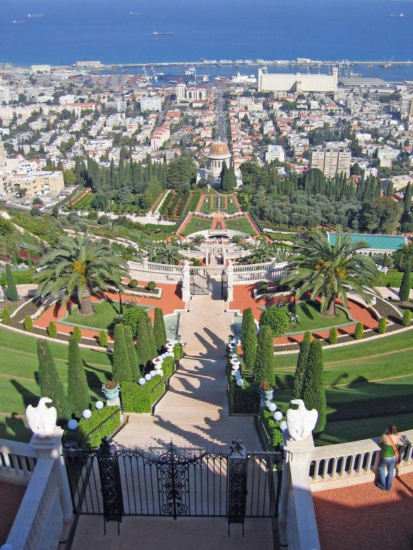 07 - The Baha'i Gardens in Haifa (Israel): the Shrine o...