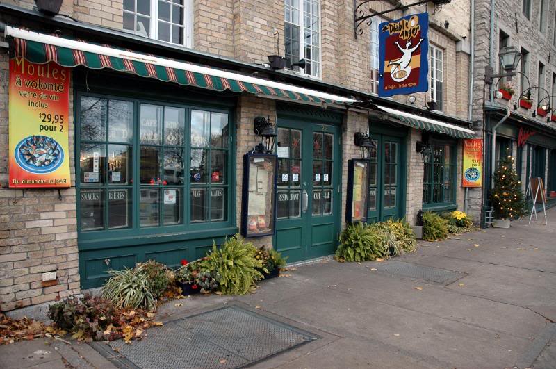 Shops Along Rue du Petit Champlain