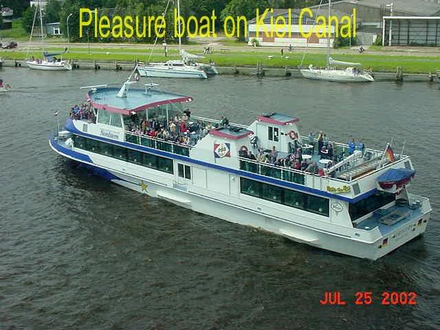 123 Pleasure boat on Kiel canal