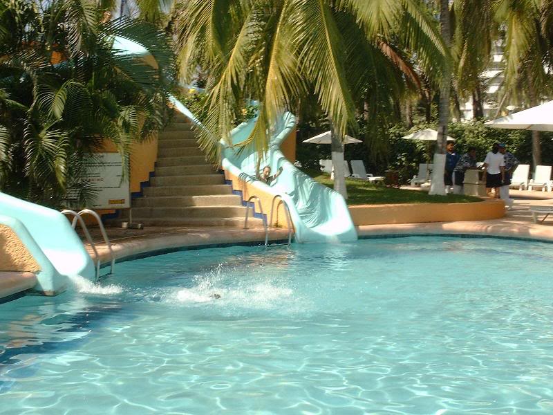 Pacifica Dorado Pool