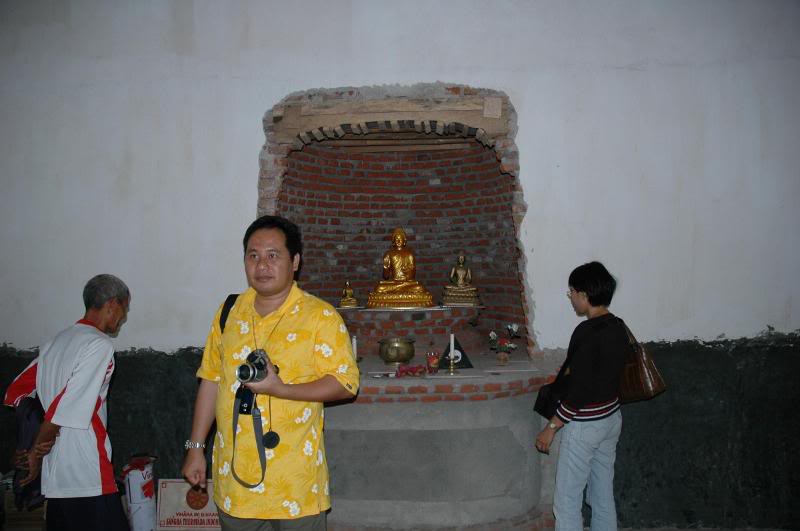 Buddha altar at vihara in Koripan