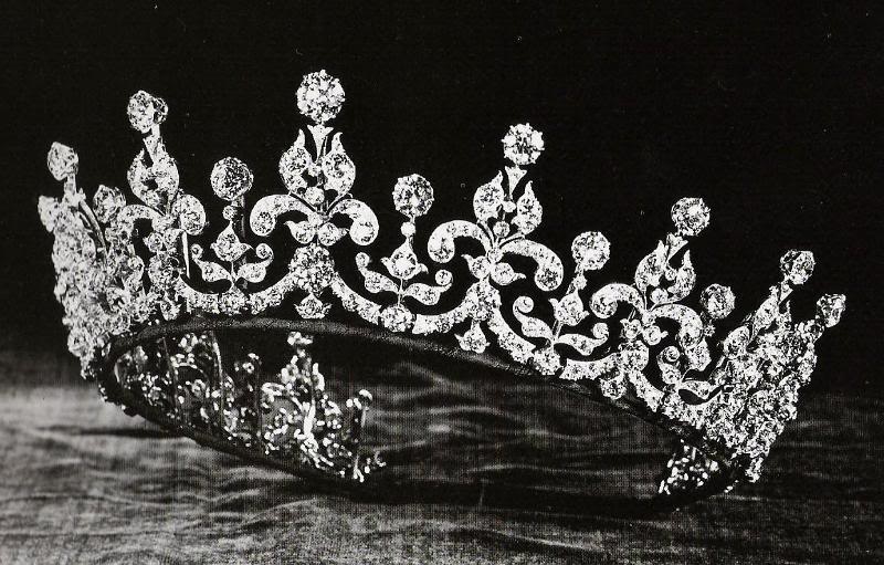 Queen Mary's 'Girls of Great Britain and Ireland' Tiara