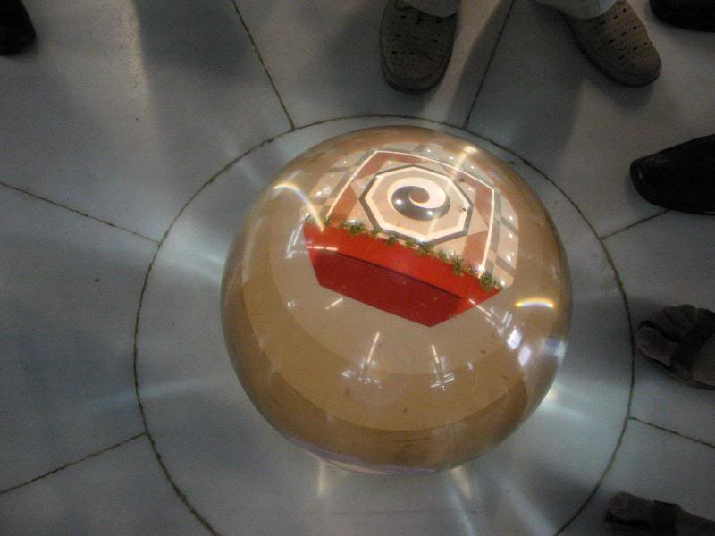 ���������y !