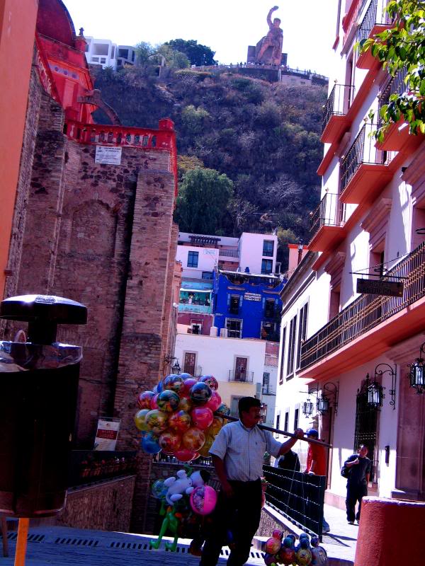 balloon guy and statue