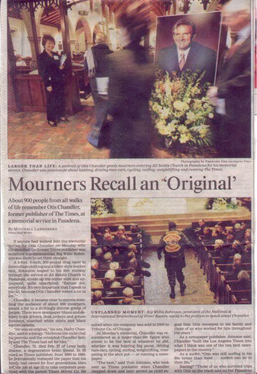 pic003 Big Willie paying last repects