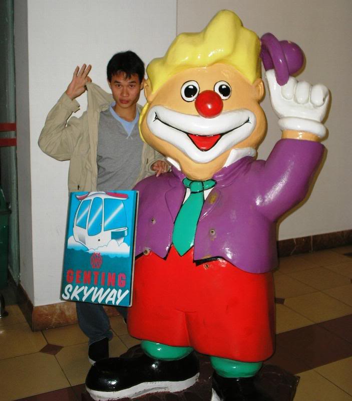 Pika and Clown at Genting Lower Skyway Station