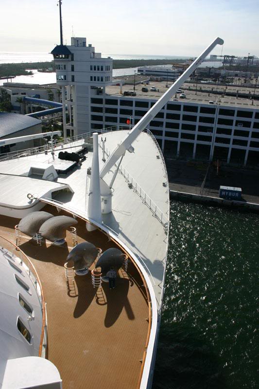 05 Davit Raised for Blade