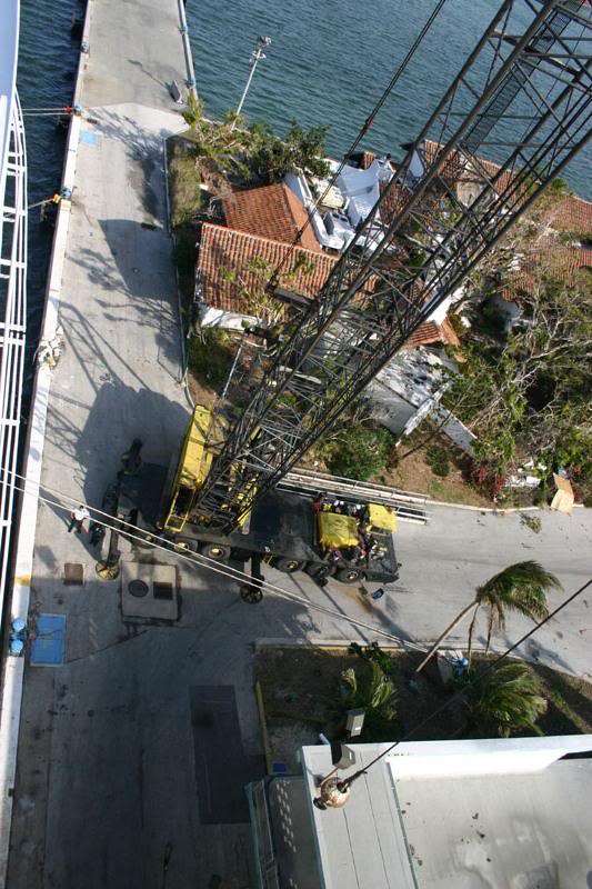 07 Crane Used to Lift Prop Blade