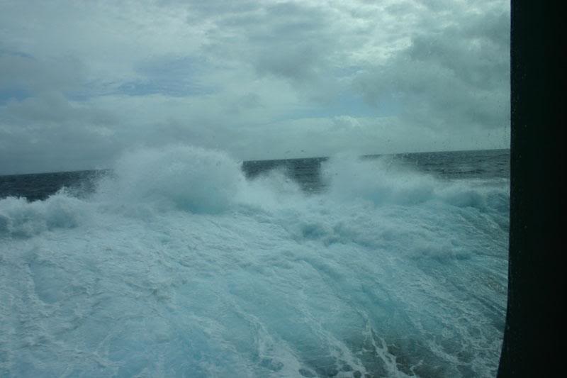 10 Bow Wave Meets Swell