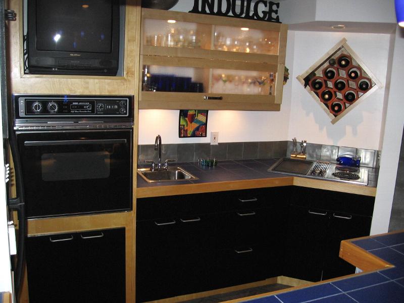 Back Bar with Cooktop