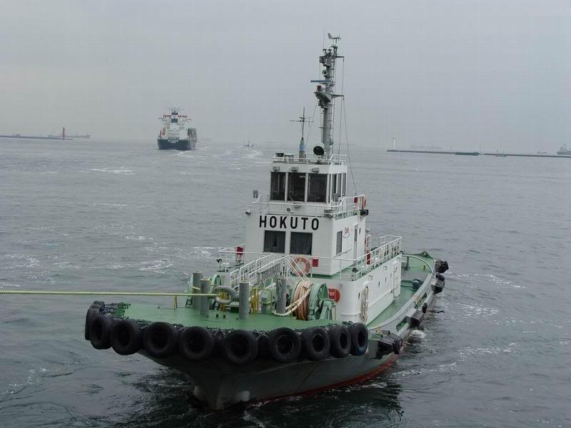 Tug in Tokyo