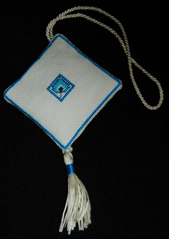 Fob from Pauline (StitchNZ May 2006) - back