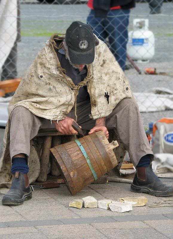 IMG_5275a heritage craftsman removing rust from pail