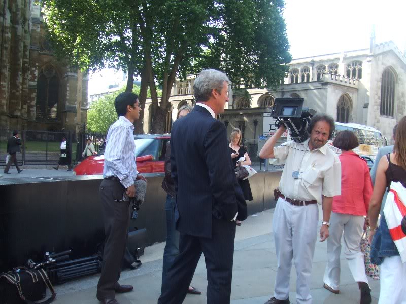 look dad... i found the news crew here!