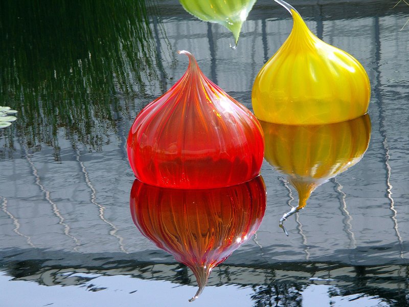 Red and yellow onions