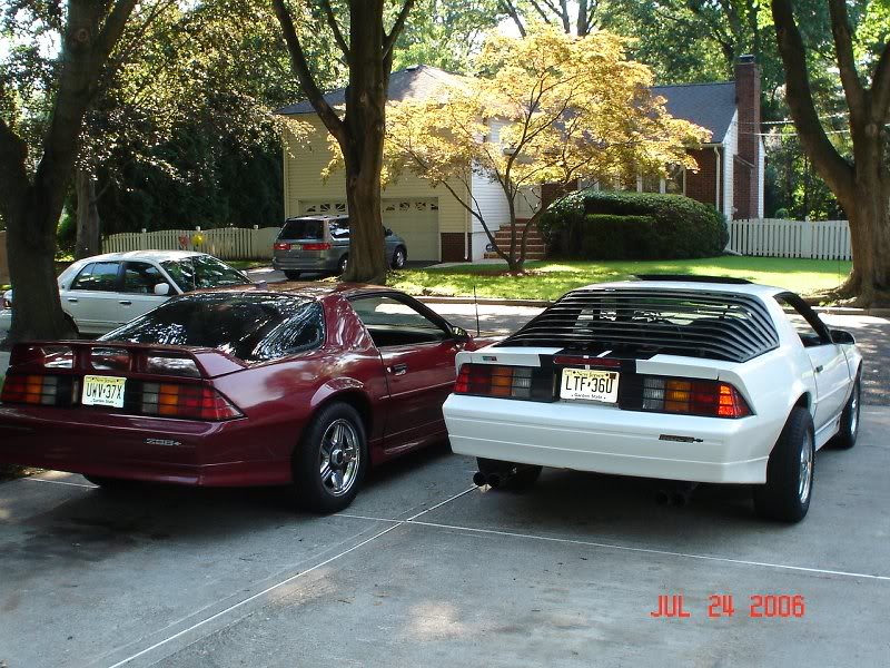 2 camaros 002
