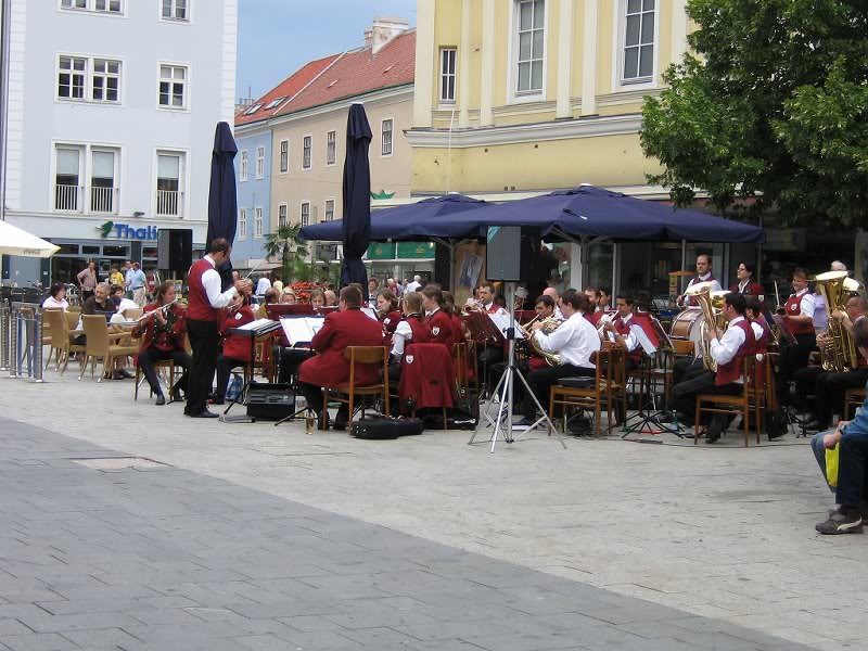 2- musicians in main square