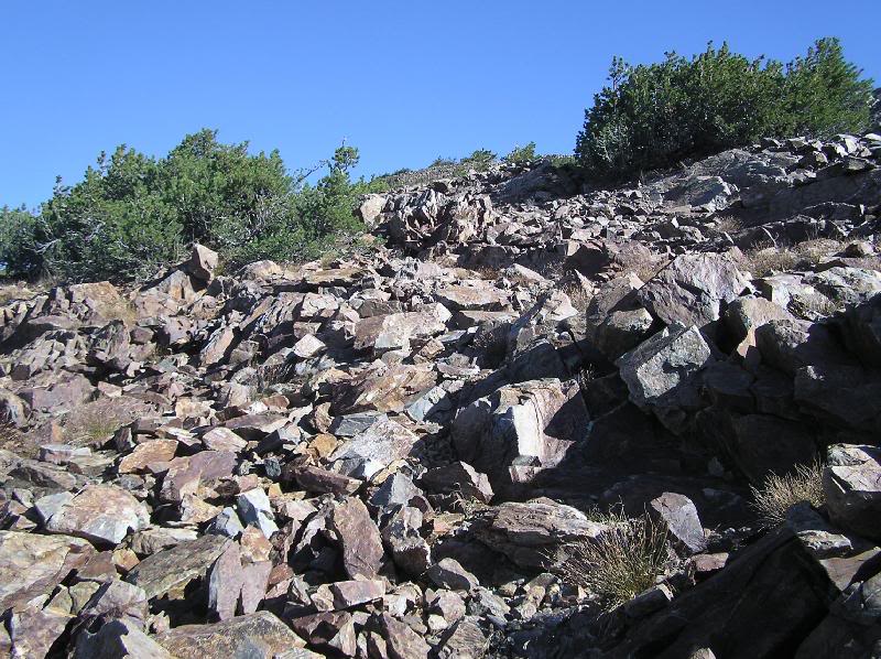 Up the metamorphic rock to the peak