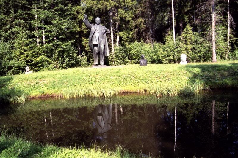 Lovely setting, Vladimir Ilyich!