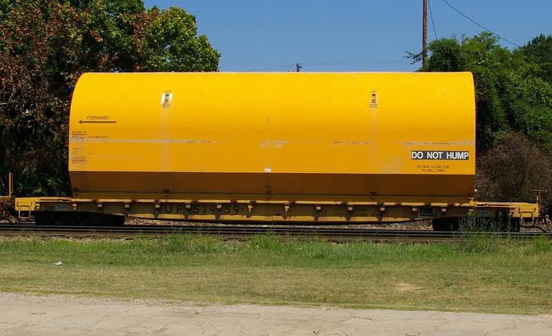 F00006 UP Explosives Flatcar 57959 w/ space shuttle roc...