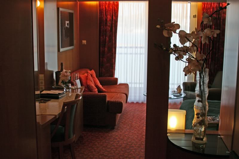 Sky Suite 6129 - IMG_0427_edited -1