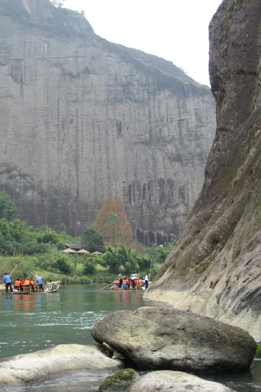 Along the meandering Nine-bend River, flanked by red sa...