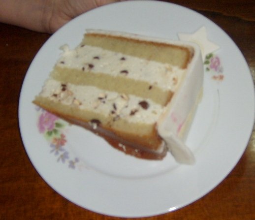 crema de lapte condensat cu frisca si picatele de cioco...