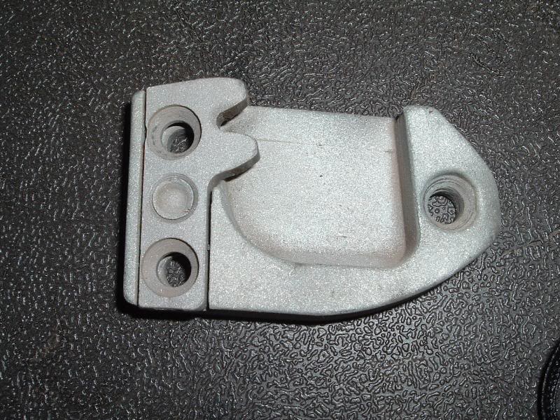 Tailgate latch body side