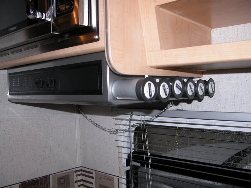 Bouteilles �� ��pices magn��tiques