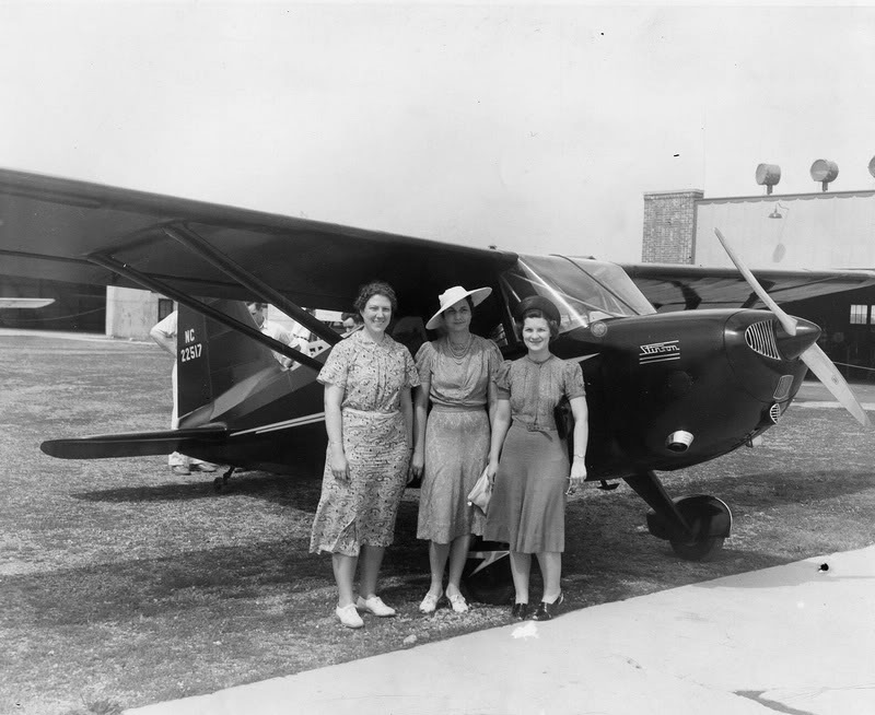Two Ladies with Geraldine Walker at Springfield, Il. Ai...