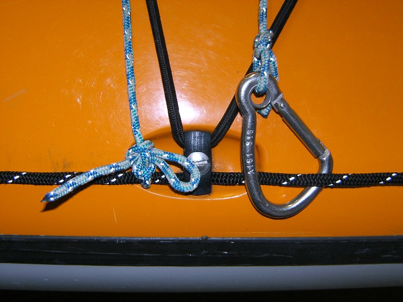 Closeup of short tow 'mooring hitch' quick release