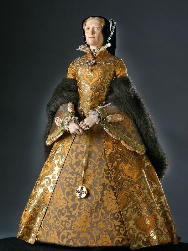 Queen Mary of England figurine