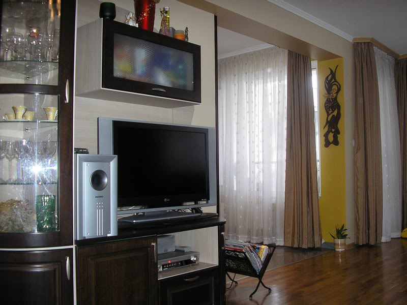 mini sekciata ni sre6tu divana