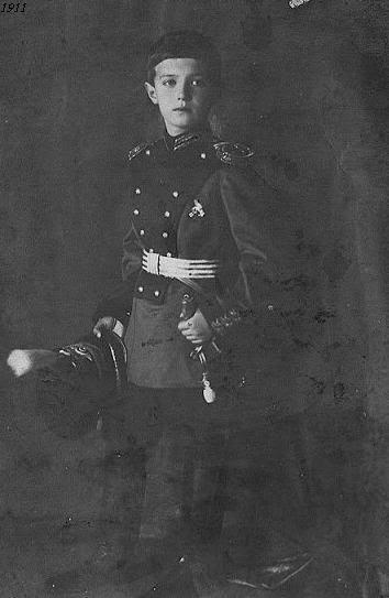 Portrain in uniform