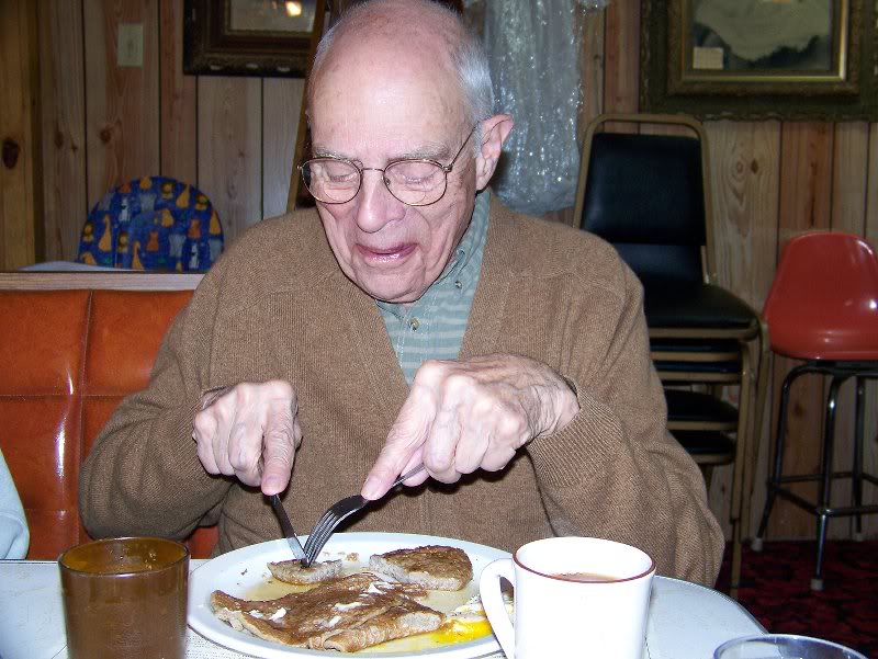 Grandpa Weber & pancakes
