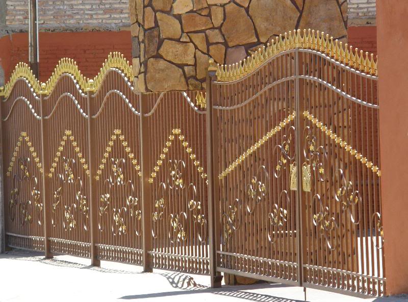 I liked the look of this fence.