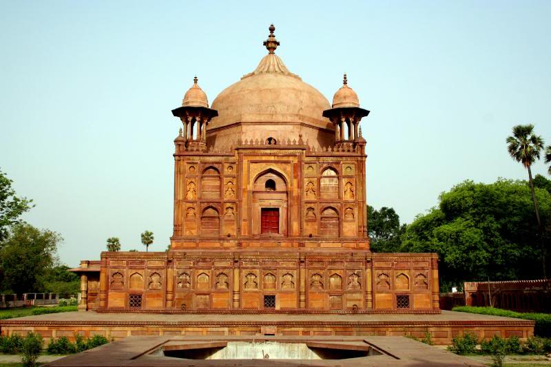 Princess Nisaar's Tomb