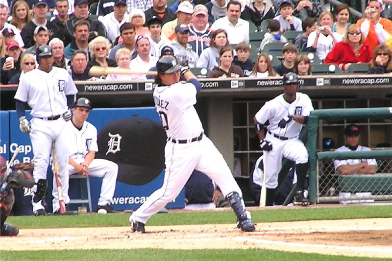Ordonez hits, Pudge on far right didn't get to play to...