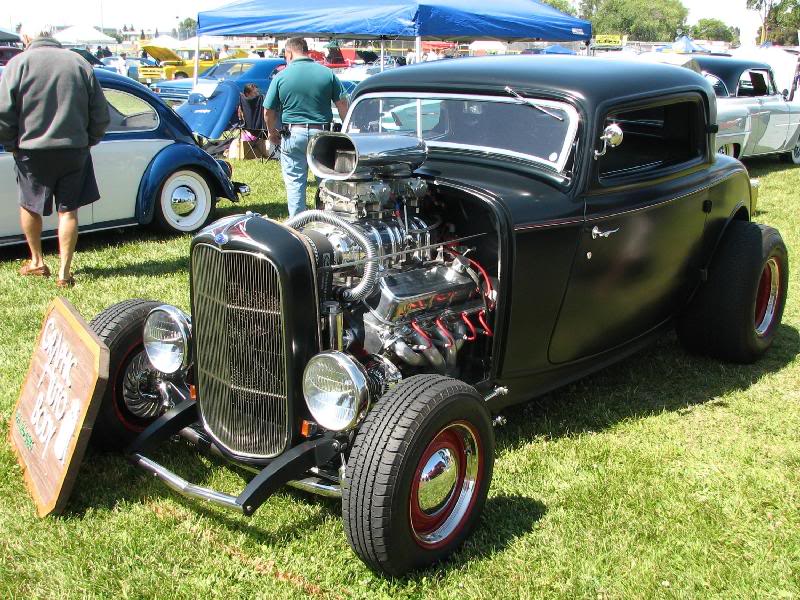 1932 Ford 3 Window Coupe 'Graphic Auto Body' (Custom) 1