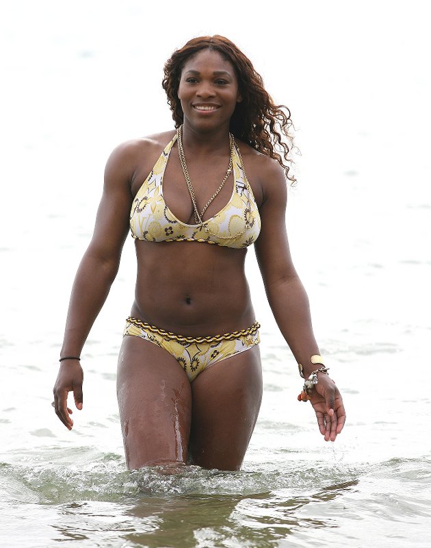 serena williams - beach photos australia ccbn 07