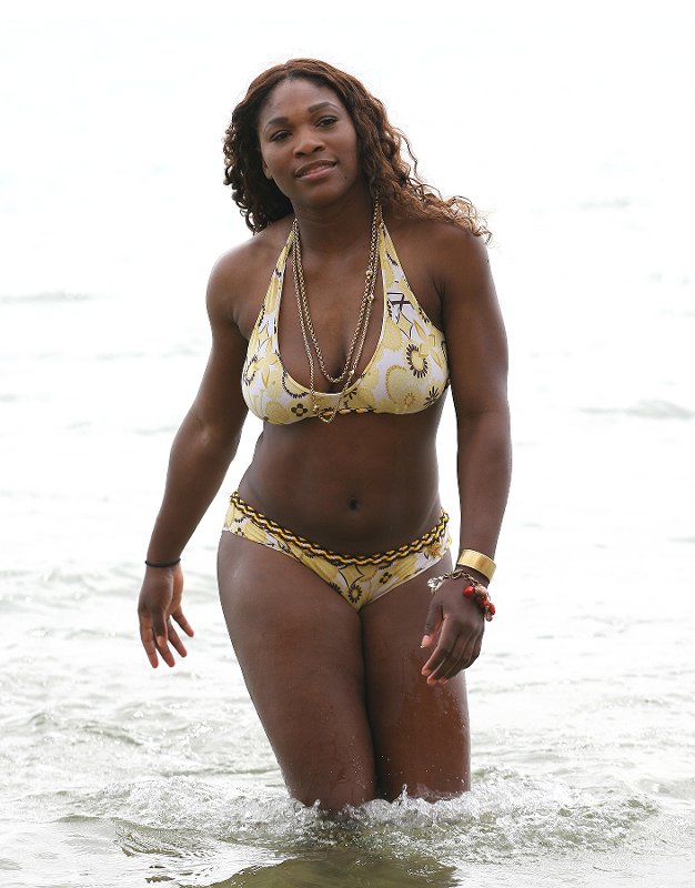 serena williams - beach photos australia ccbn 08