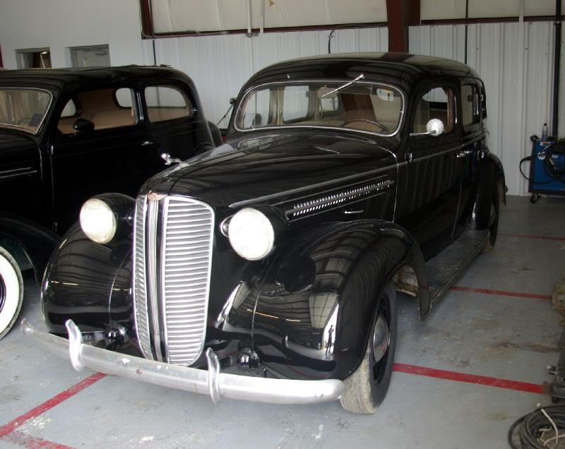 VINTAGE 30s SEDAN