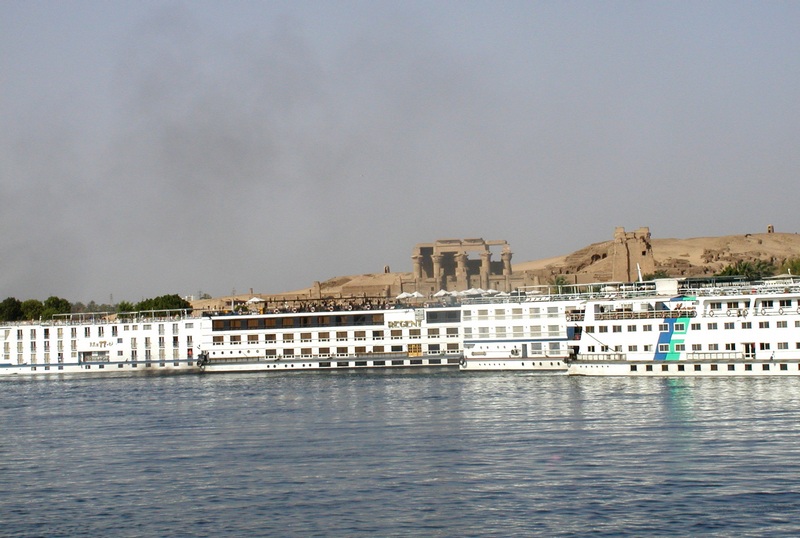 Kom Ombo Temple02