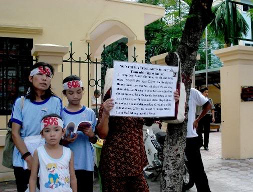 Be_MinhPhuong10 tuoi_theomediki en__dangcamsach docbai__20...