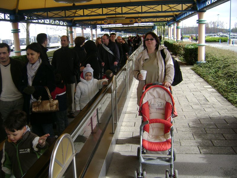 mami sa mearga pe langa banda