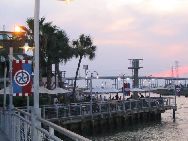 Ilta-aurinko Kemah Boardwalkilla