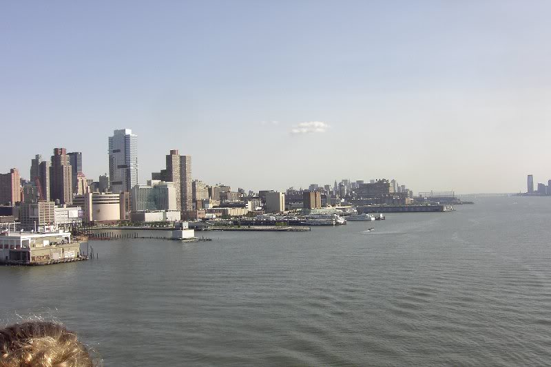 Mid-40s piers, NYC 081107