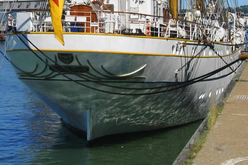 Reflections sur le Gorch Fock